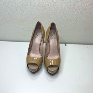 Vince Camuto Nude / Tan Pumps Size 7